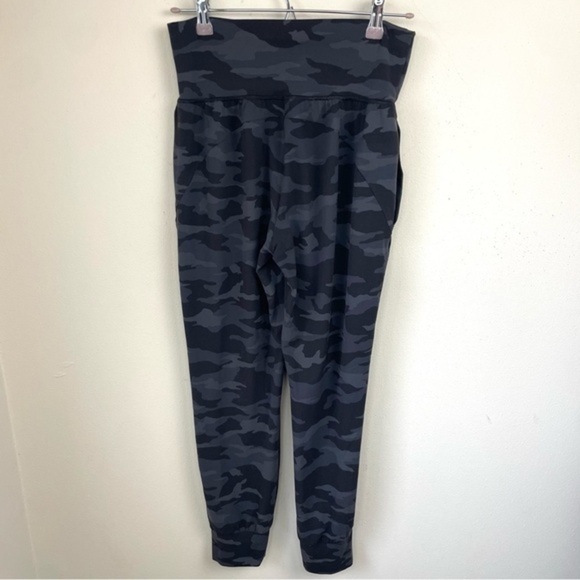 Athleta Salutation‎ Camo Jogger Black - Picture 8 of 13